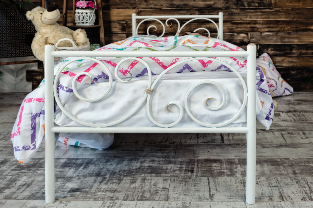 Кровати одноярусные, Детская металлическая кровать Мадлен